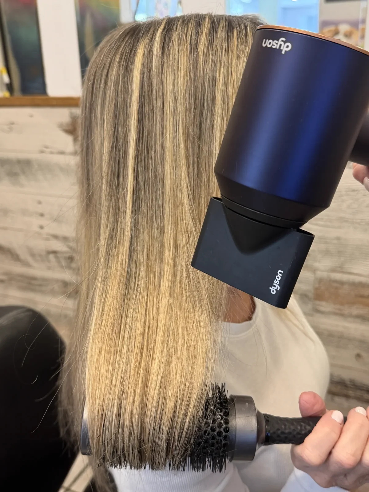 A smooth, glossy blowout finish